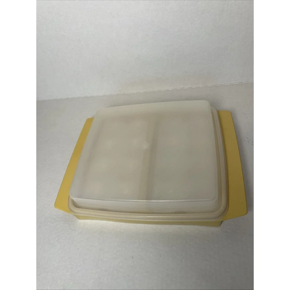 Tupperware Deviled Egg Keeper Carrier in Harvest Gold  723-1 USA